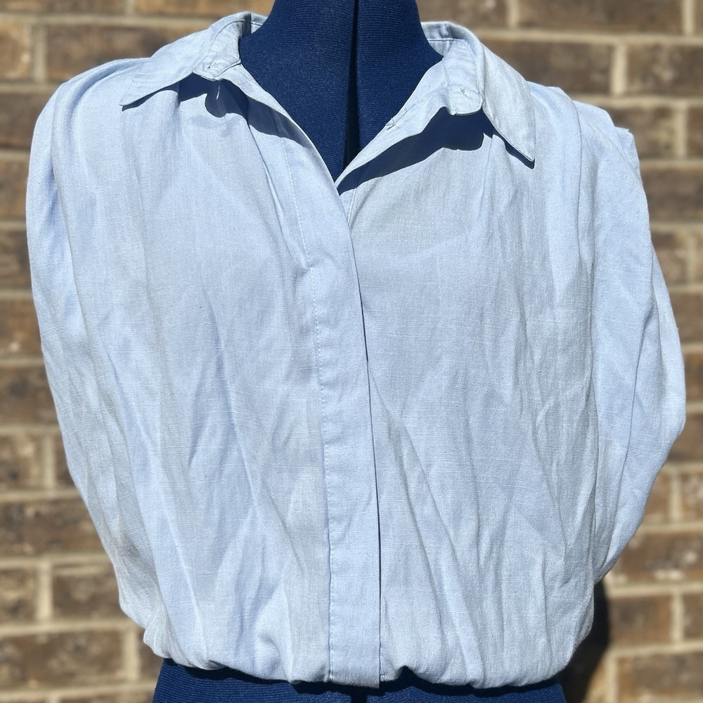 DO+BE Bubble Hem Button Up Top Sleeveless Baby Blue Sz Large Cropped